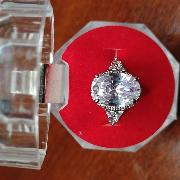 💖Gorgeous 925 Silver and White Sapphire set of Ring and Earrings size 7 - Picture 4 of 11